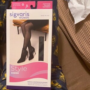 Sigvaris Women's Sheer Pantyhose sz MS 20-30mmhg